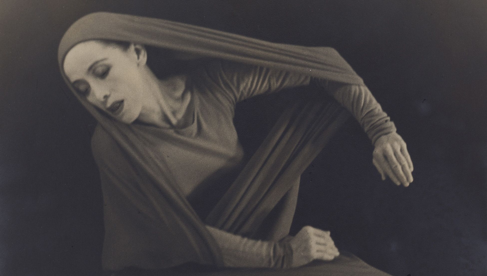 Lockdown dancing is both a solo conversation and a mass grieving | Psyche